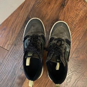 Vans Ultrarange Exo MTE SIZE 11.5